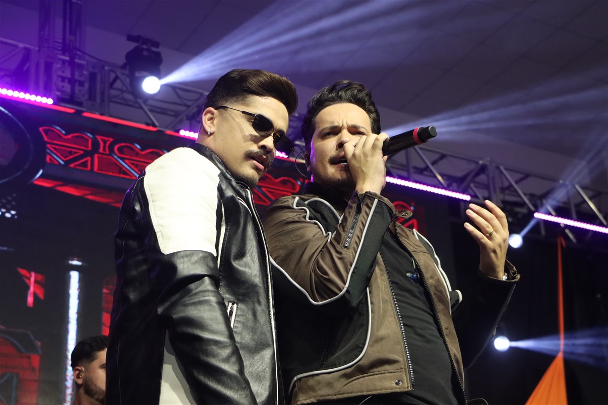 UniGuairacá finaliza Gincana 2025 com show nacional de Kaique e Felipe