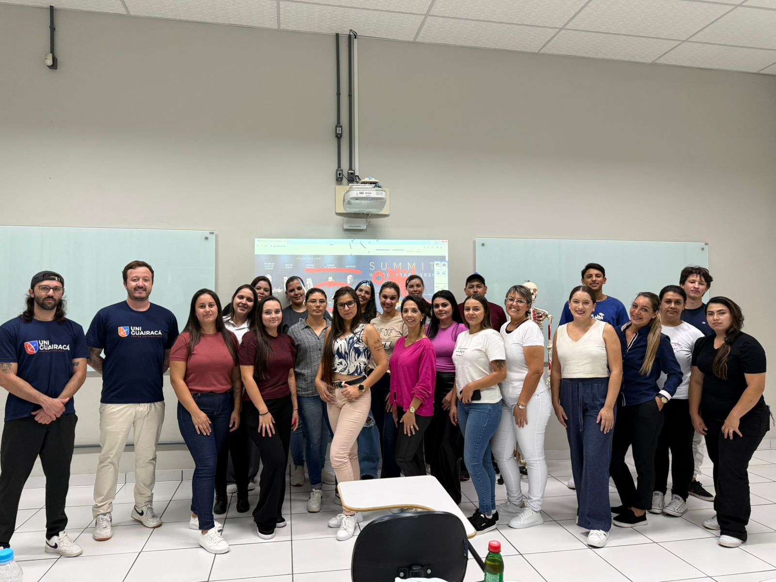 Estudantes do curso técnico de Enfermagem participam de visita técnica à UniGuairacá