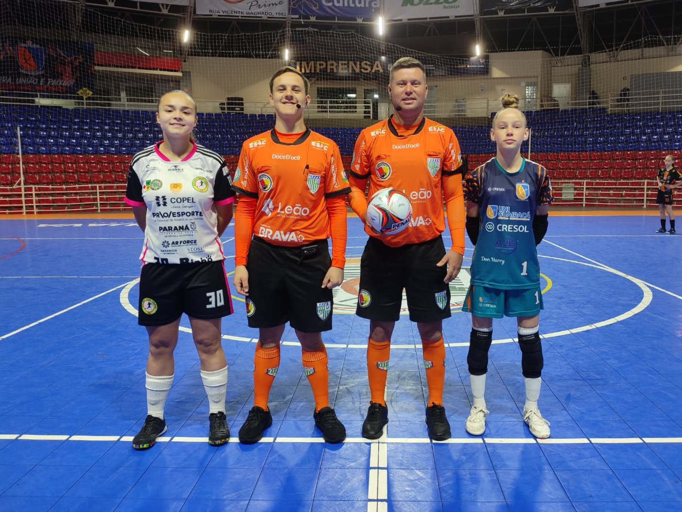 Futsal feminino da UniGuairacá conquista liderança de grupo no Paranaense Sub-15