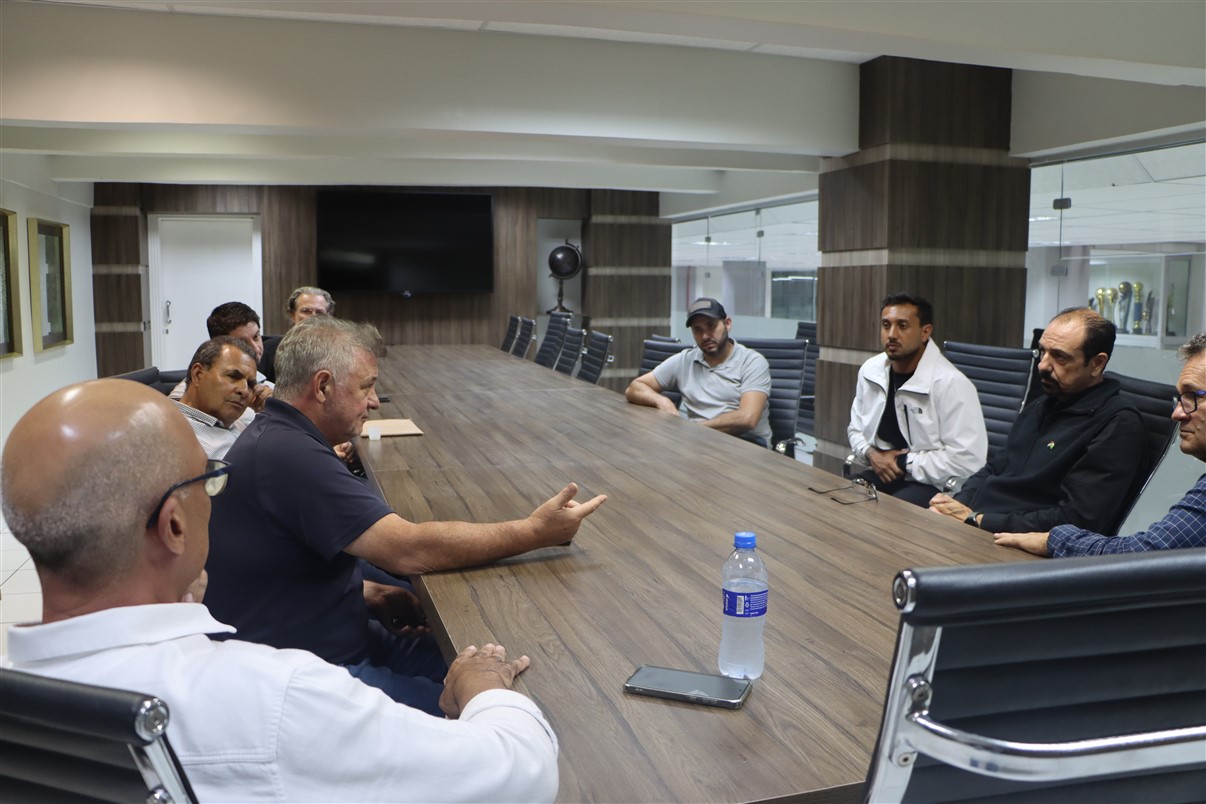 UniGuairacá é parceira da 1ª fábrica do País de tecnologia húngara que protege plantas de fungos e bactérias