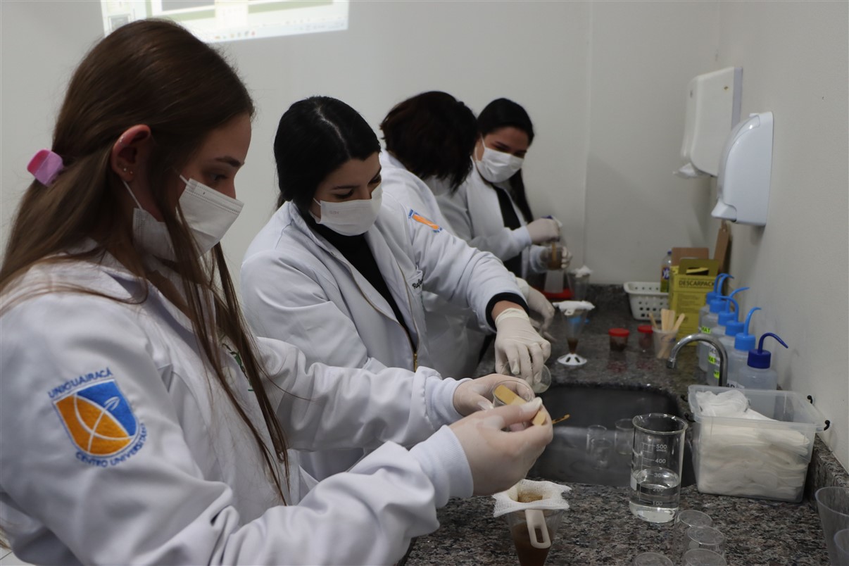 Cursos do Ensino a Distância do Polo Guarapuava realizam aulas práticas 