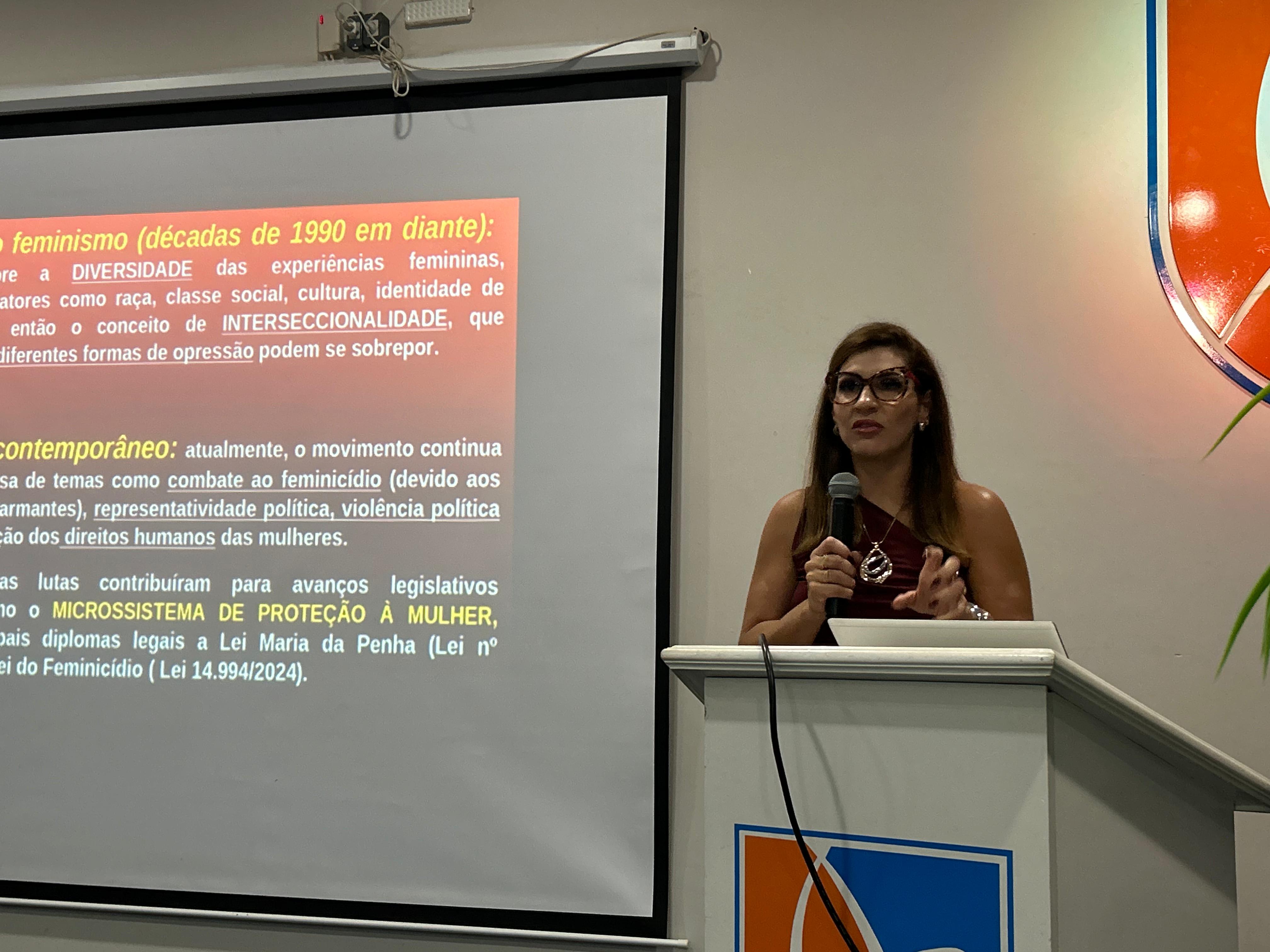 Mês da Mulher: Direito UniGuairacá realiza palestra de aspectos jurídicos sobre Feminicídio e Violência contra a Mulher