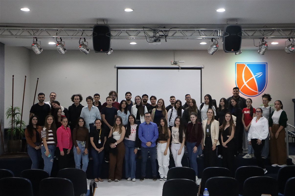 Farmácia UniGuairacá convida Presidente do Conselho Regional para palestra em Aula Magna
