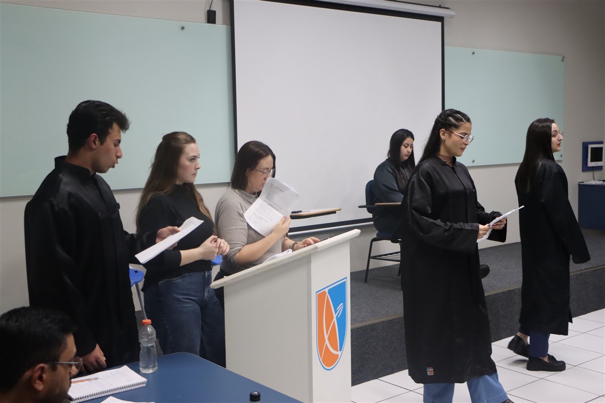 Estudantes de Direito participam de júri simulado