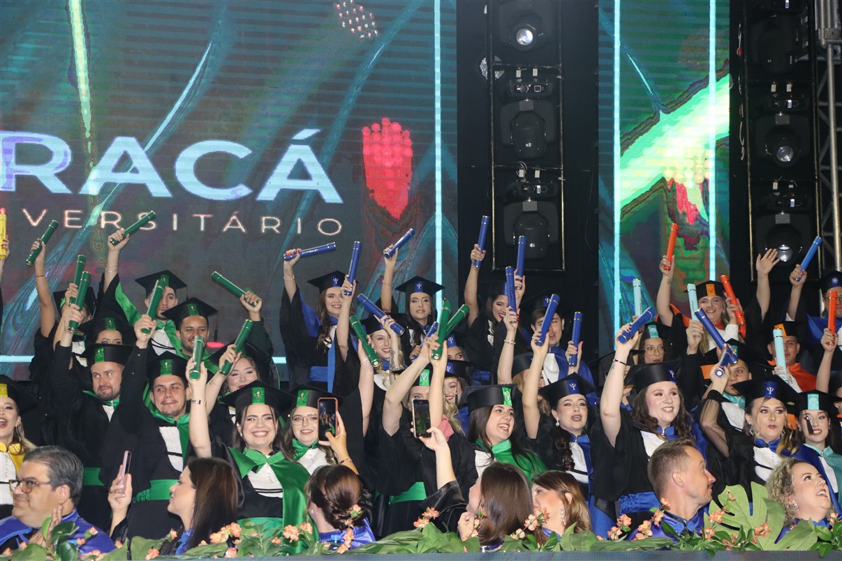 Com orgulho e emoção, UniGuairacá forma mais de 90 novos profissionais 