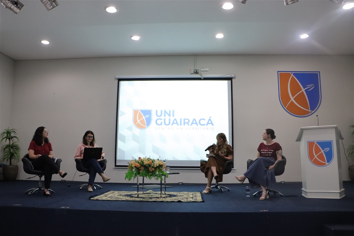 Psicologia da UniGuairacá promove reflexão sobre cultura, silêncio e violência de gênero em Aula Magna