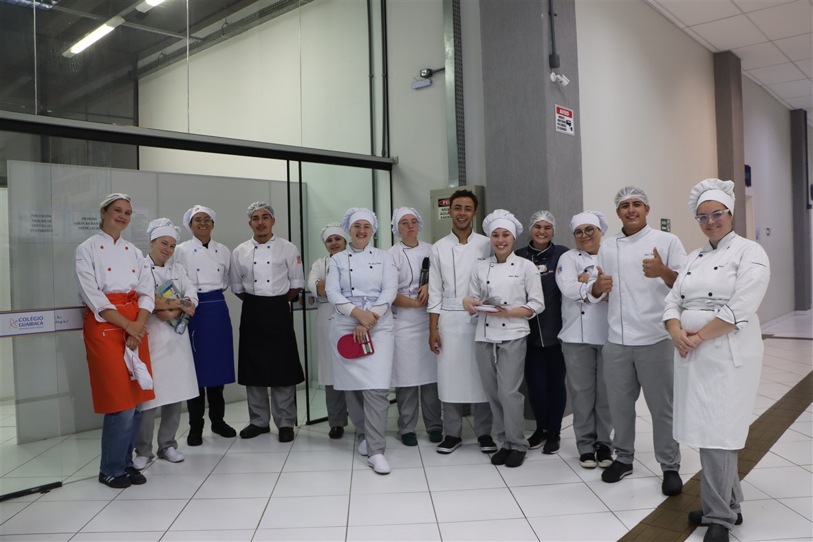 Gastronomia UniGuairacá: alunos realizam prova prática de Confeitaria