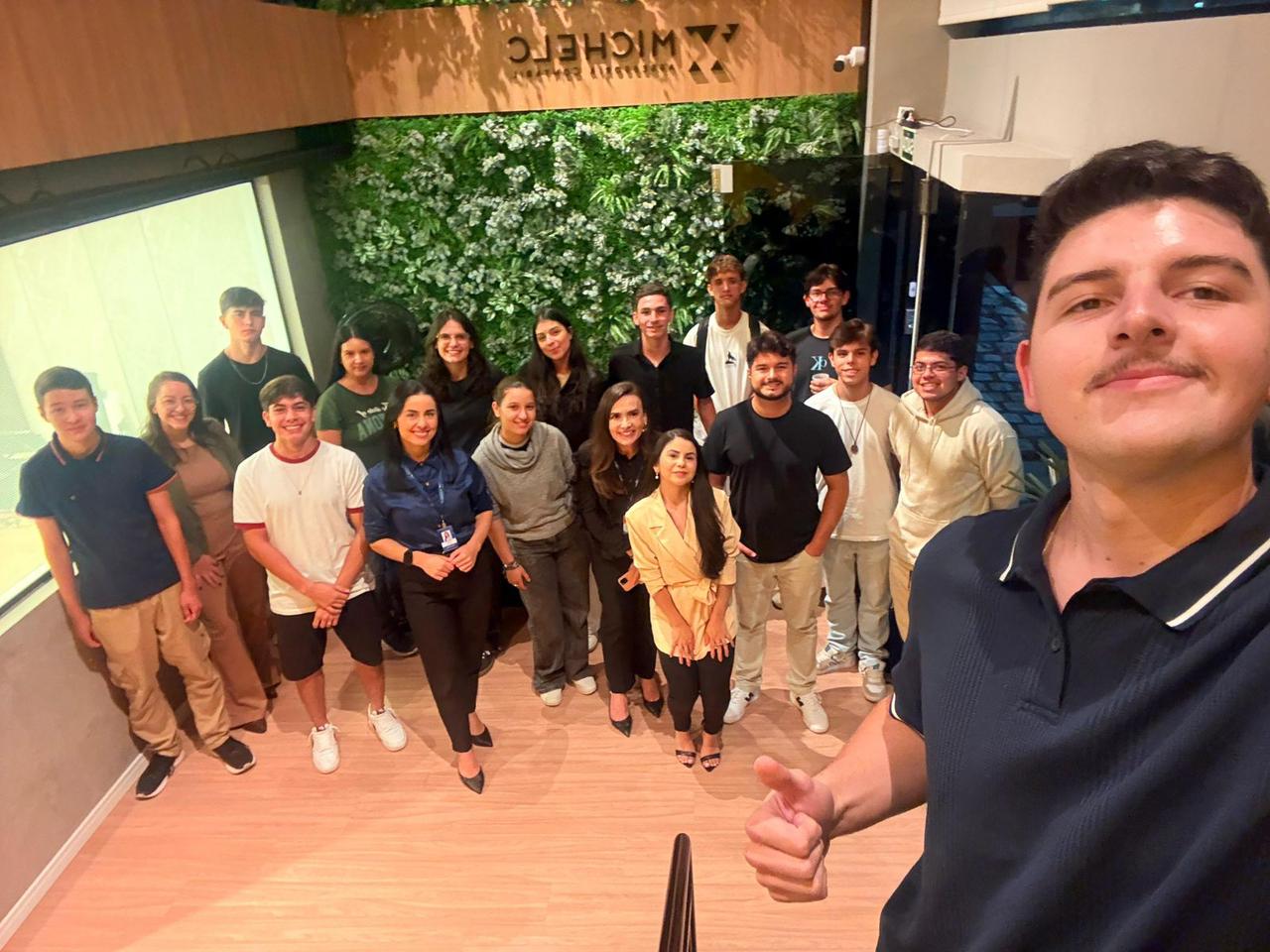  Conhecendo o mercado: Ciências Contábeis UniGuairacá visita Michelc Assessoria Contábil