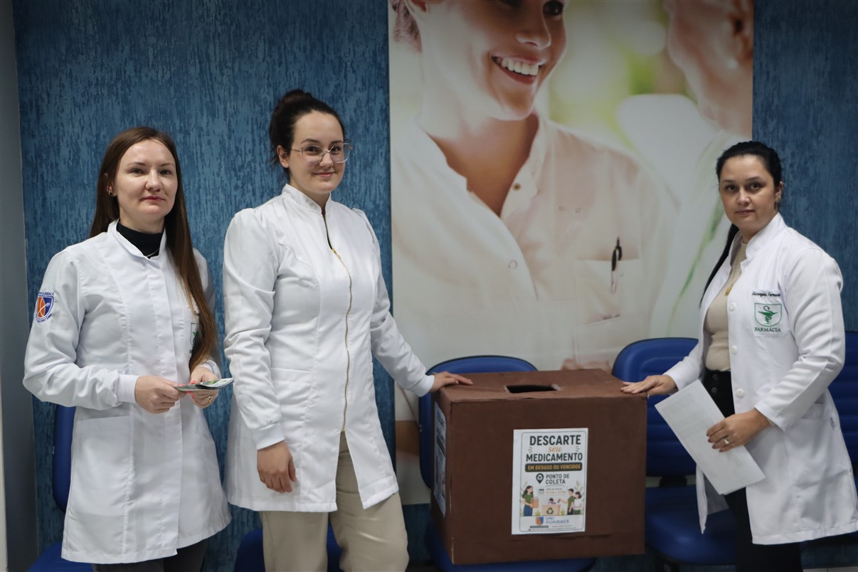 Estudantes promovem ação de conscientização sobre descarte correto de medicamentos na Policlínica