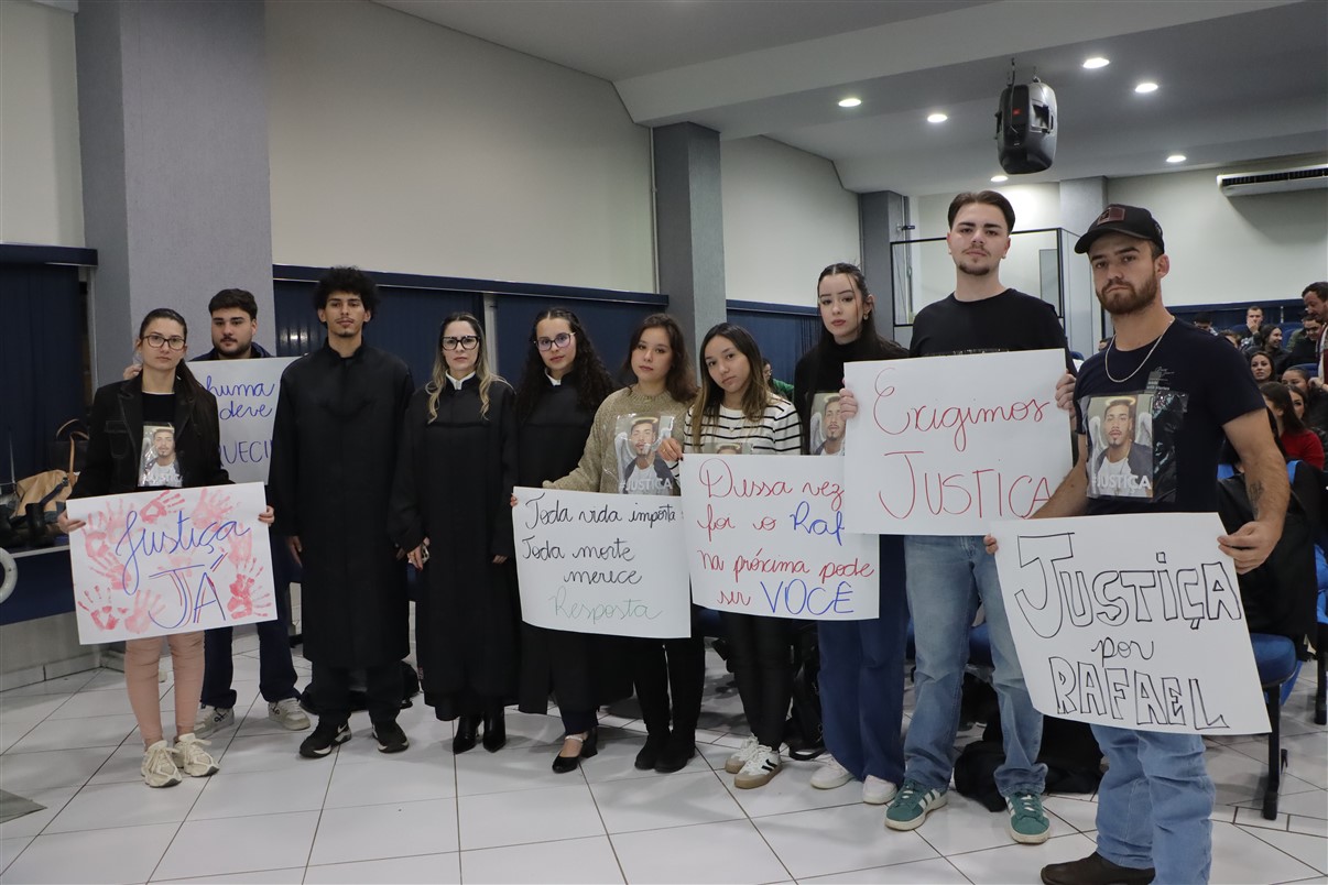 Contato com a realidade: Direito UniGuairacá finaliza 1⁰ Seminário Jurídico com um Júri Simulado